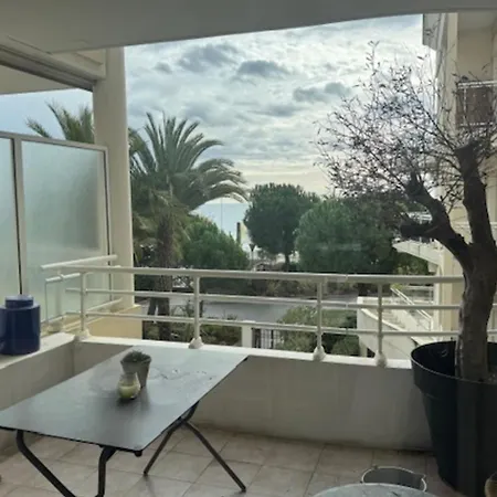 Daire Terrace & Pool Just Steps From The Cannes