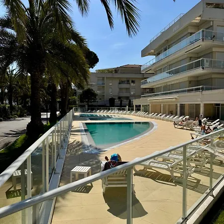 Daire Terrace & Pool Just Steps From The Cannes